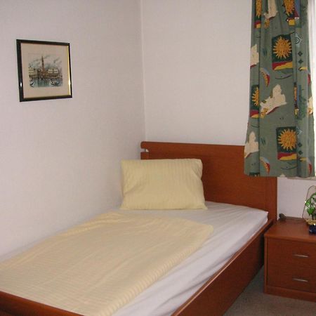 Hotel Jerolitsch Krumpendorf エクステリア 写真