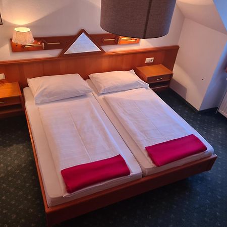 Hotel Jerolitsch Krumpendorf エクステリア 写真