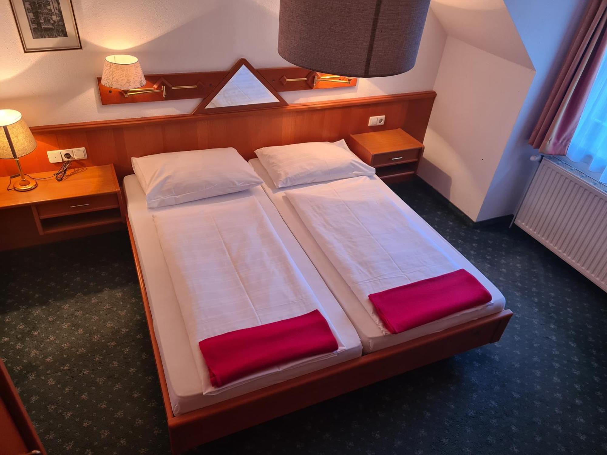 Hotel Jerolitsch Krumpendorf エクステリア 写真