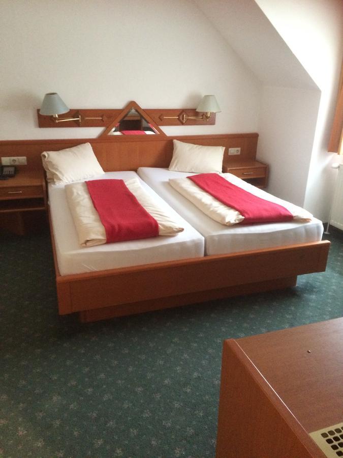 Hotel Jerolitsch Krumpendorf エクステリア 写真